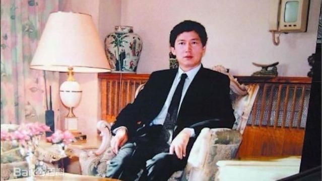 Thừa kế 99.000 tỷ đồng từ vợ đại gia hơn 38 tuổi, người đàn ông hào phóng cho Thừa kế 99.000 tỷ đồng từ vợ đại gia hơn 38 tuổi, người đàn ông hào phóng cho