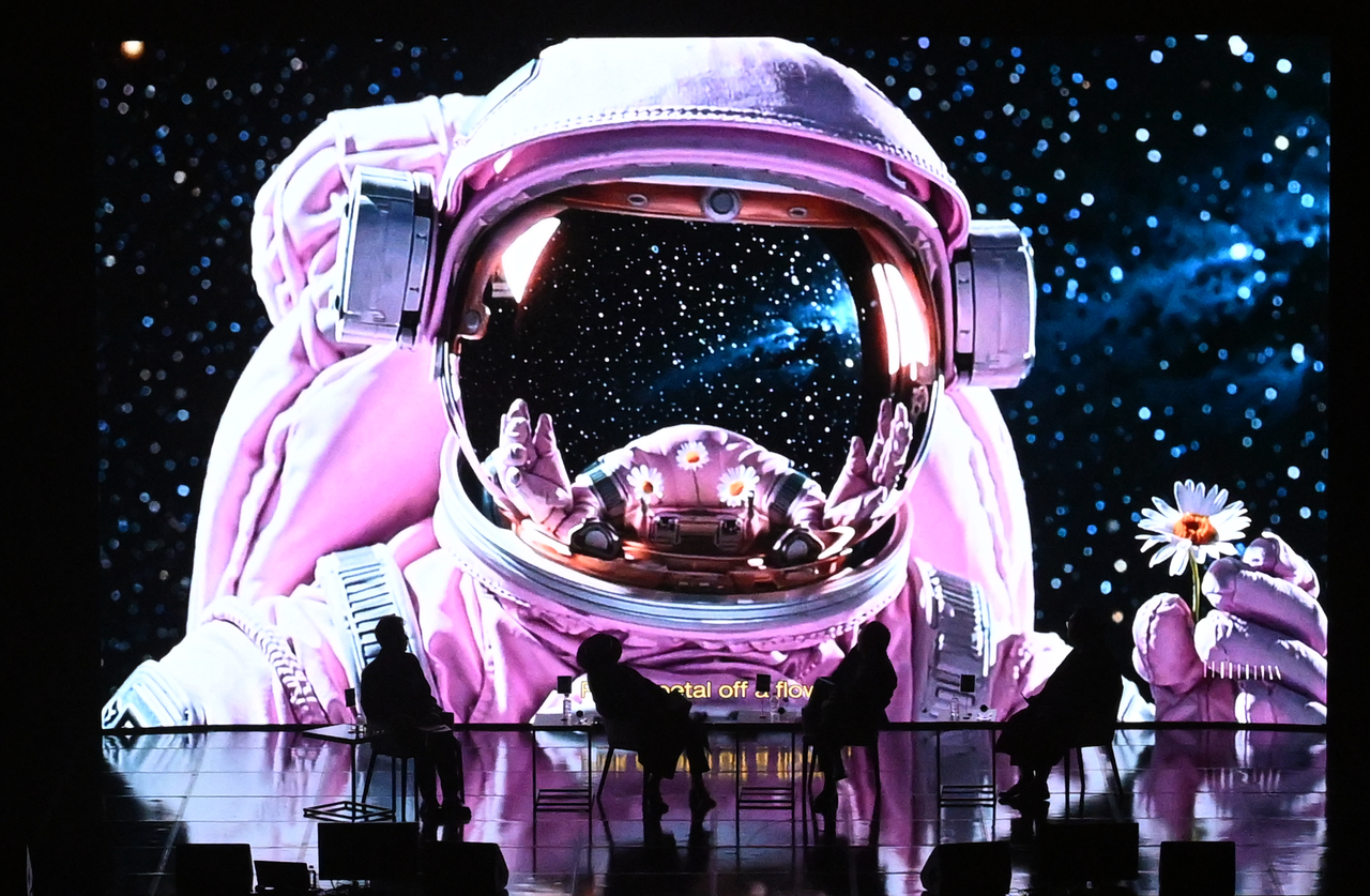 G-Dragon nói về tương lai của nghệ thuật trong thời đại AI- Ảnh 2. G-Dragon nói về tương lai của nghệ thuật trong thời đại AI- Ảnh 2.