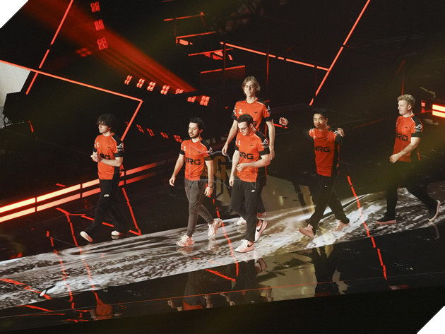 VALORANT Champions 2025: Bau Khong Khi Cuong Nhiet Cua Ngay Thi Dau Mo Man 14 VALORANT Champions 2025: Bầu Không Khí Cuồng Nhiệt Của Ngày Thi Đấu Mở Màn 14