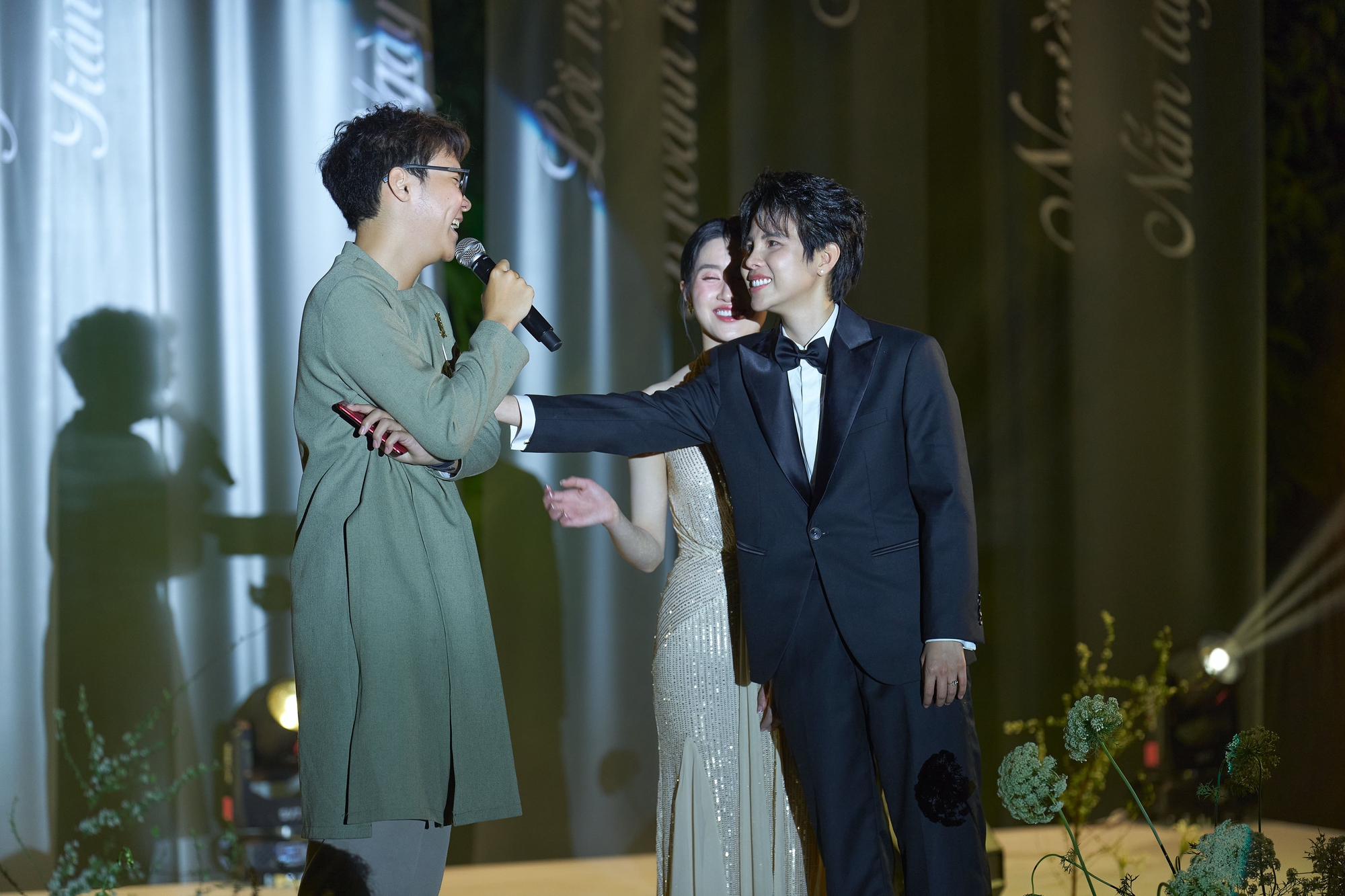 4 phút viral khắp cõi mạng: Em trai