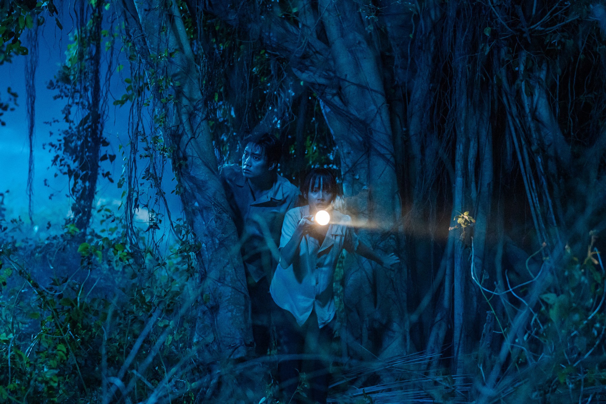 Út Lan: Oán Linh Giữ Của - Thứ đáng sợ nhất không phải con ma, mà là kịch bản đầy sạn- Ảnh 2.