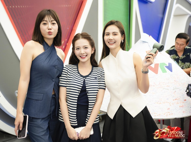 Dàn sao Việt tại Triển lãm Thành tựu đất nước: Phương Oanh - Shark Bình sánh đôi, 1 sao nữ 42 tuổi đang hot khoe visual quá xinh!- Ảnh 13. Dàn sao Việt tại Triển lãm Thành tựu đất nước: Phương Oanh - Shark Bình sánh đôi, 1 sao nữ 42 tuổi đang hot khoe visual quá xinh!- Ảnh 13.