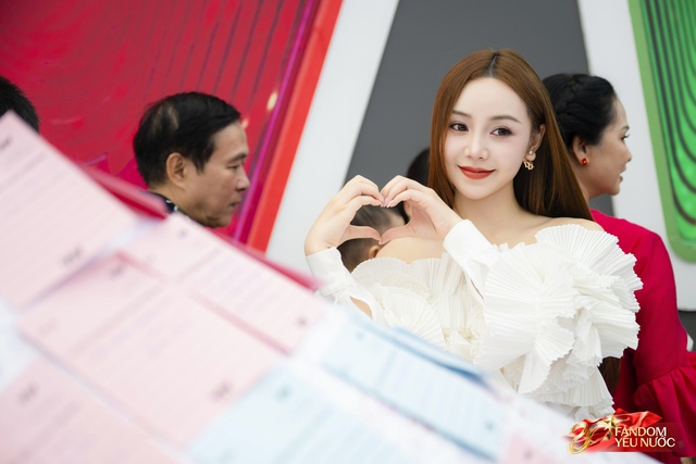 Dàn sao Việt tại Triển lãm Thành tựu đất nước: Phương Oanh - Shark Bình sánh đôi, 1 sao nữ 42 tuổi đang hot khoe visual quá xinh!- Ảnh 11. Dàn sao Việt tại Triển lãm Thành tựu đất nước: Phương Oanh - Shark Bình sánh đôi, 1 sao nữ 42 tuổi đang hot khoe visual quá xinh!- Ảnh 11.