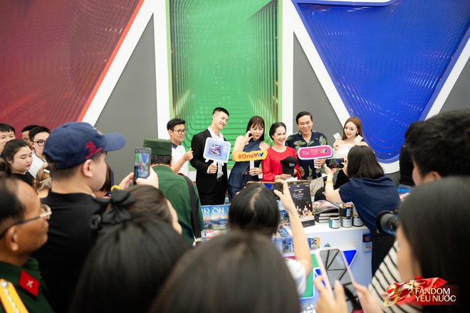 Dàn sao Việt tại Triển lãm Thành tựu đất nước: Phương Oanh - Shark Bình sánh đôi, 1 sao nữ 42 tuổi đang hot khoe visual quá xinh!- Ảnh 20. Dàn sao Việt tại Triển lãm Thành tựu đất nước: Phương Oanh - Shark Bình sánh đôi, 1 sao nữ 42 tuổi đang hot khoe visual quá xinh!- Ảnh 20.