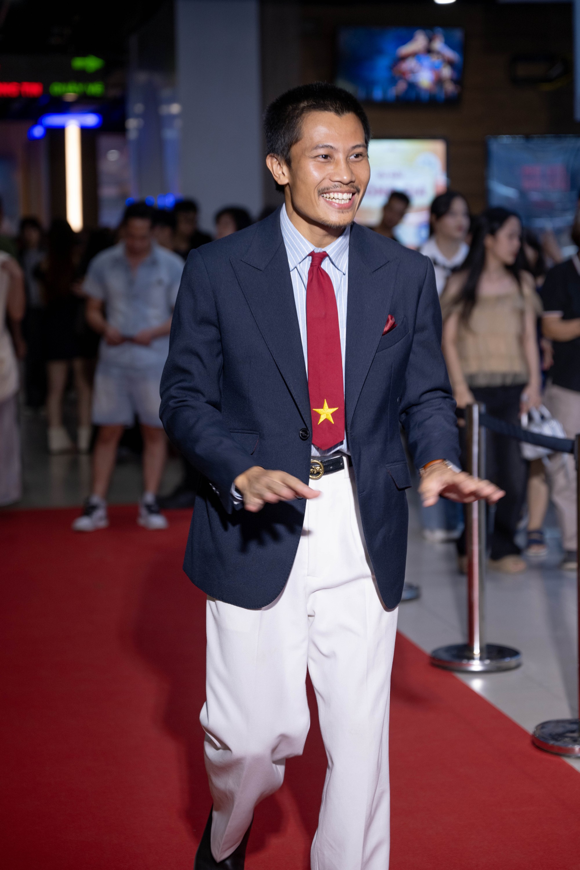 Thảm đỏ Tử Chiến Trên Không: Kaity Nguyễn đẹp phát sáng, ai ngờ bị 1 nam thần lấn át theo cách không ngờ- Ảnh 3.