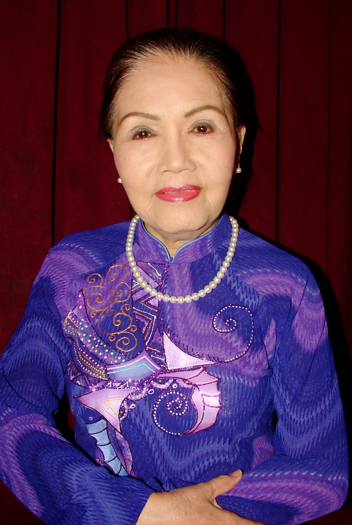 “Tổ nghề sân khấu” ai cũng nể: Xuống 1 câu vọng cổ, khán giả kẹp tiền vào nan quạt ném từ dưới lên- Ảnh 5.