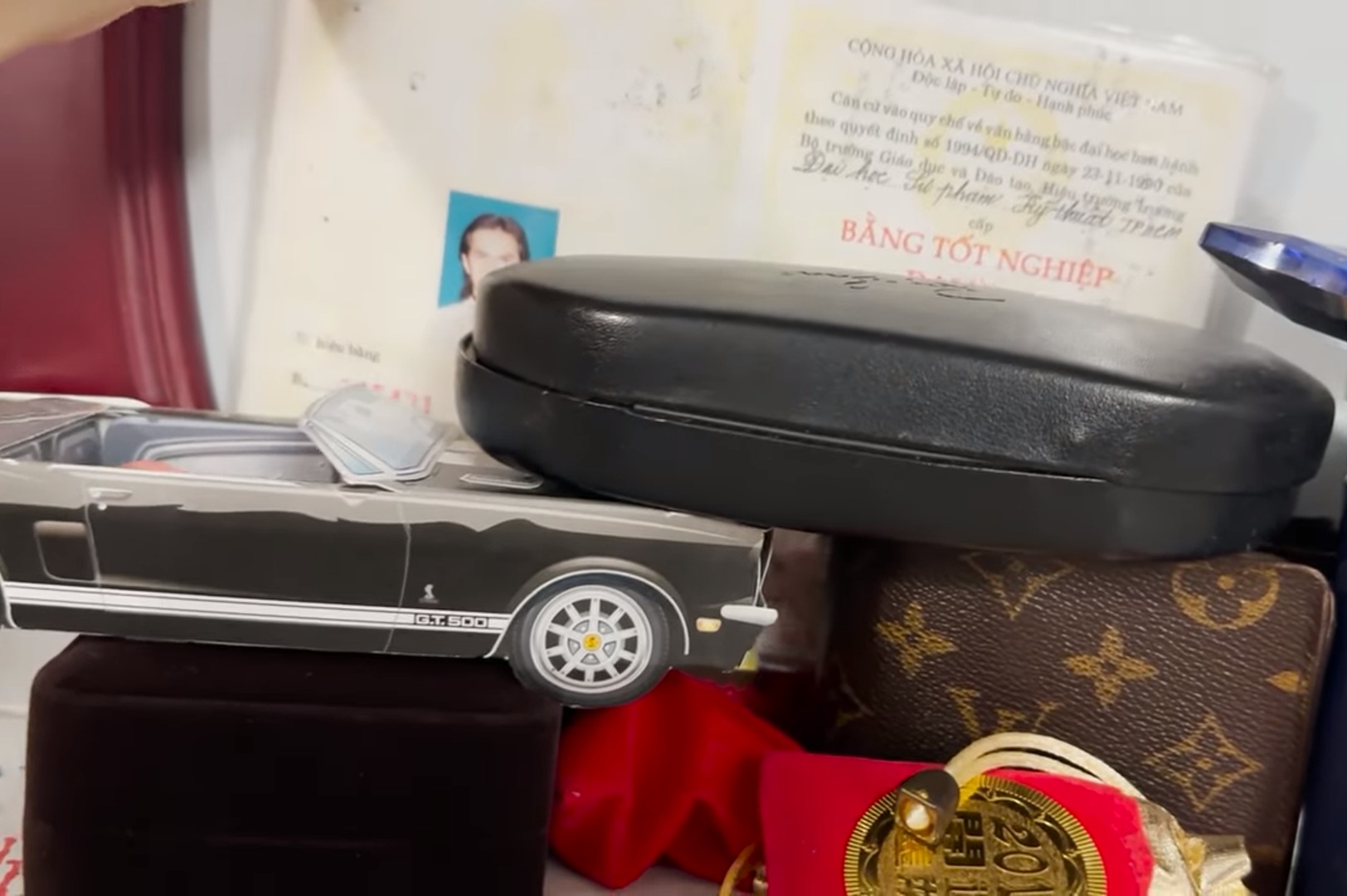 Bị nói dẹp bàn thờ chồng để dọn đi ở với chồng mới, vợ Đức Tiến làm một việc- Ảnh 2. Bị nói dẹp bàn thờ chồng để dọn đi ở với chồng mới, vợ Đức Tiến làm một việc- Ảnh 2.