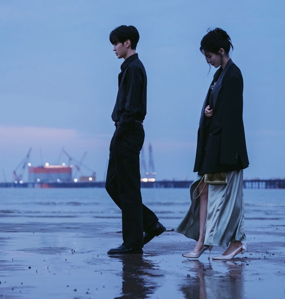 Chỉ cần cặp đôi này đứng cạnh nhau thì nơi đó sẽ biến thành phong cảnh, visual đúng chuẩn tuyệt tác trần gian- Ảnh 1.