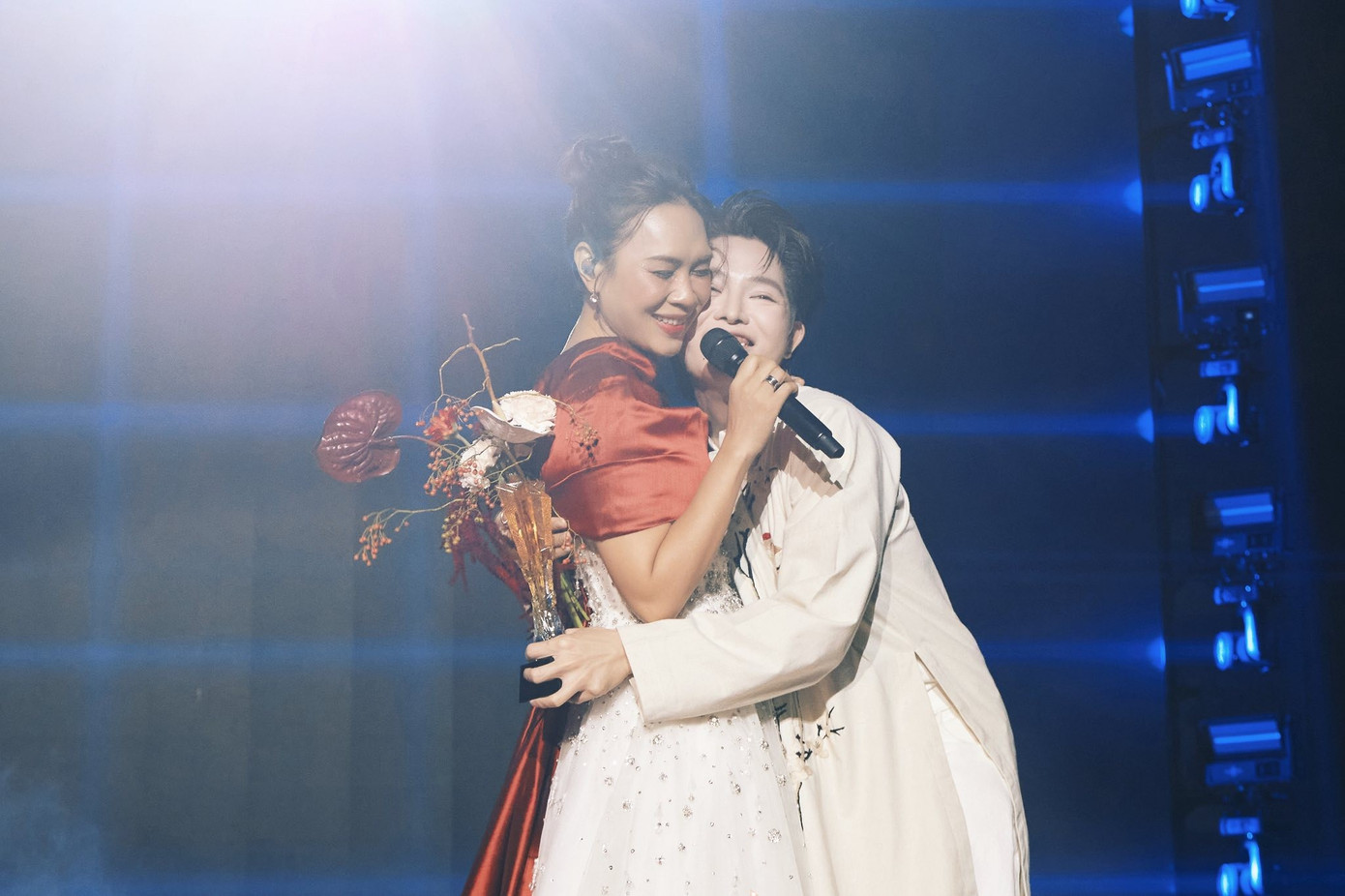 Mỹ Tâm, Đức Phúc ủng hộ 600 triệu đồng- Ảnh 1. Mỹ Tâm, Đức Phúc ủng hộ 600 triệu đồng- Ảnh 1.