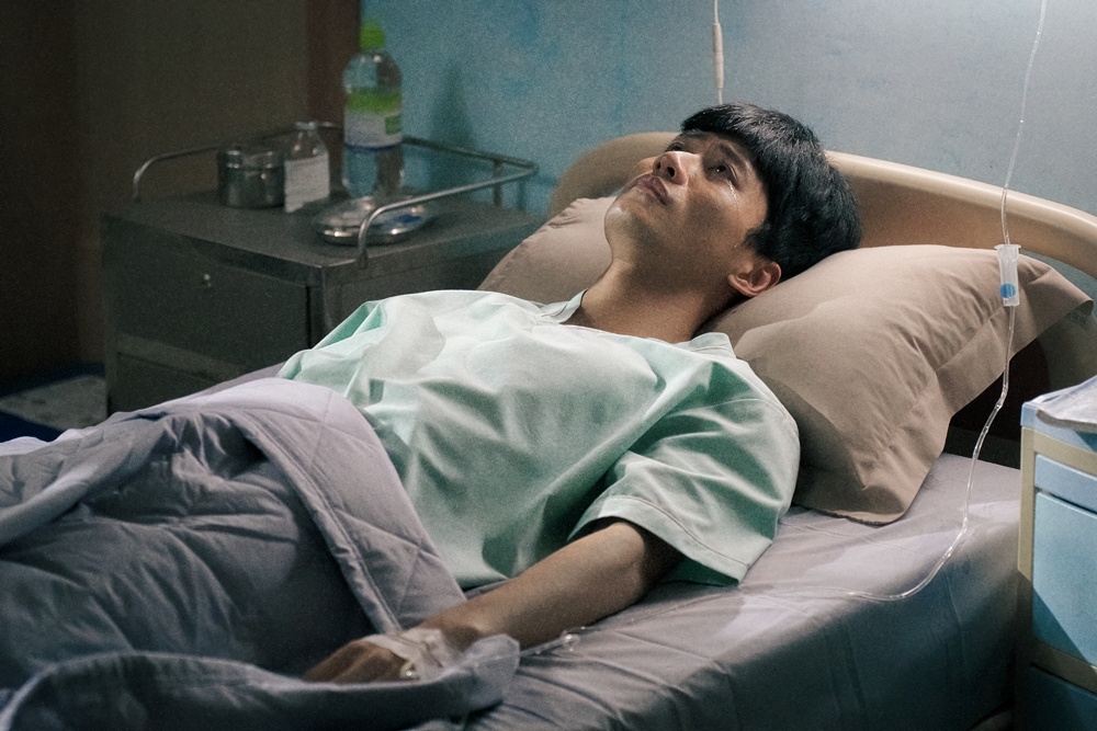 Đây đích thị là phim Việt đáng hóng nhất hè này, nam chính nằm 1 chỗ cũng khiến khán giả bật khóc- Ảnh 4. Đây đích thị là phim Việt đáng hóng nhất hè này, nam chính nằm 1 chỗ cũng khiến khán giả bật khóc- Ảnh 4.