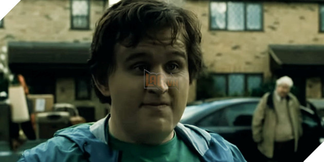 10 Gia Thuyet Noi Bat Cua Nguoi Ham Mo Trong Series Harry Potter Moi Cua HBO (Phan 1) 2 Hình ảnh về nhân vật Dudley Dursley.