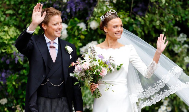 Chiếc vương miện cưới gần 53 tỷ đồng của Nữ công tước giàu nhất nước Anh: Không báu vật nào Chiếc vương miện cưới gần 53 tỷ đồng của Nữ công tước giàu nhất nước Anh: Không báu vật nào