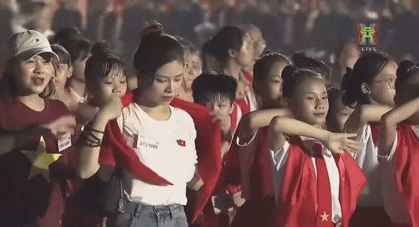 1 sao nữ 1 sao nữ