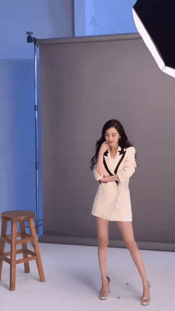 Đừng dại nhìn xuống chân 7 mỹ nhân này nếu không muốn đi