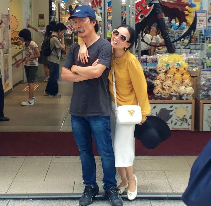 Ca sĩ Việt lấy chồng tỷ phú Mỹ: Được tặng cả một nhà hát, biệt thự rộng tới mức phải di chuyển bằng ô tô- Ảnh 7.