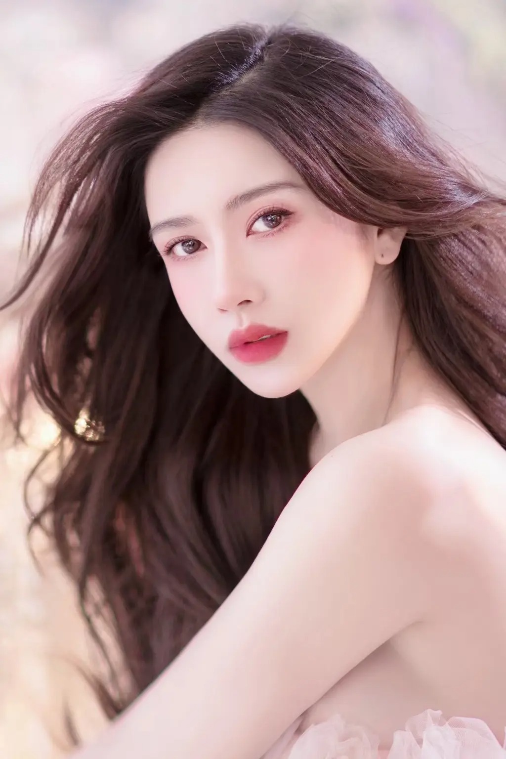 "Bom sex hận tình" tung ảnh phòng the, dọa phát tán thêm 6 clip nhạy cảm của bạn trai diễn viên e08d5080efb24f9ea4ce278a7c2e2dac 176111513100730602060 1761117010479 17611170107292082840432 1761640371899 17616403722051920725472