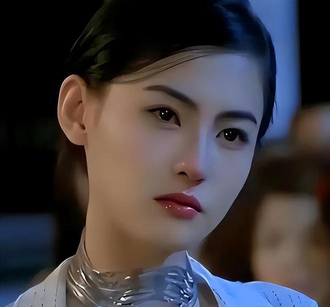 Lý do bố Tạ Đình Phong cưng Trương Bá Chi hết mực nhưng lại lạnh nhạt với Vương Phi- Ảnh 4.