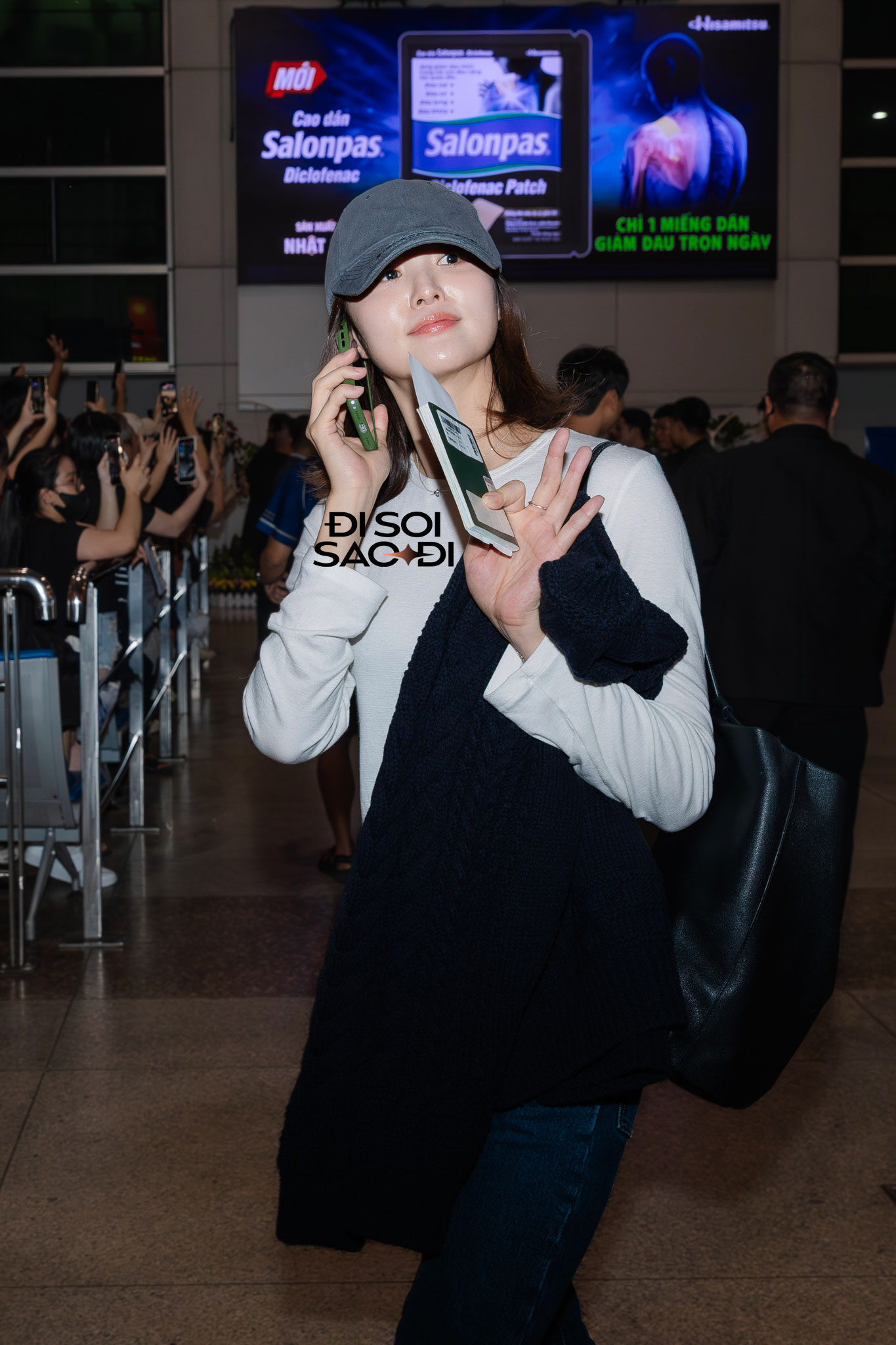 Dàn sao WATERBOMB ngày 2 đổ bộ Tân Sơn Nhất: Hwasa - EXID sexy Dàn sao WATERBOMB ngày 2 đổ bộ Tân Sơn Nhất: Hwasa - EXID sexy