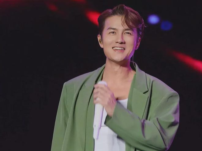 Trai đẹp “cắm 7749 cái sừng” cho con gái