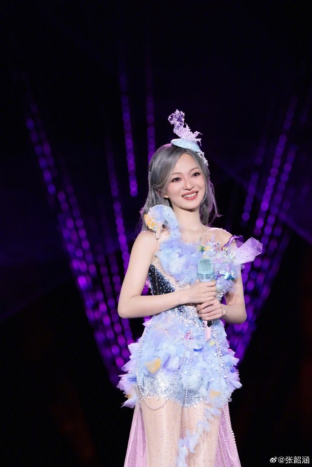 Sao Cbiz thiếu tình thương cha mẹ: Lộ Tư than thở kể khổ, có người mới sinh đã bị ném thùng rác- Ảnh 8.