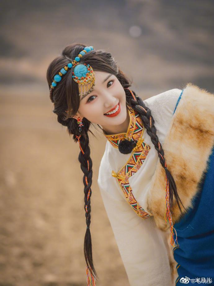 Sao Cbiz thiếu tình thương cha mẹ: Lộ Tư than thở kể khổ, có người mới sinh đã bị ném thùng rác- Ảnh 3.