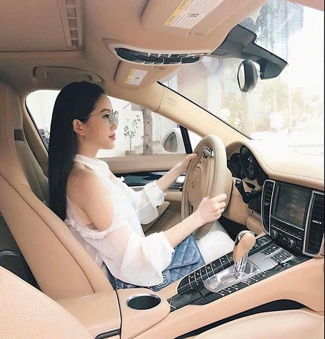 Sao nữ Việt giàu sụ từ khi 16 tuổi: Bố mẹ là trùm bất động sản, rơi vào trầm cảm vì cháy nhà- Ảnh 8.