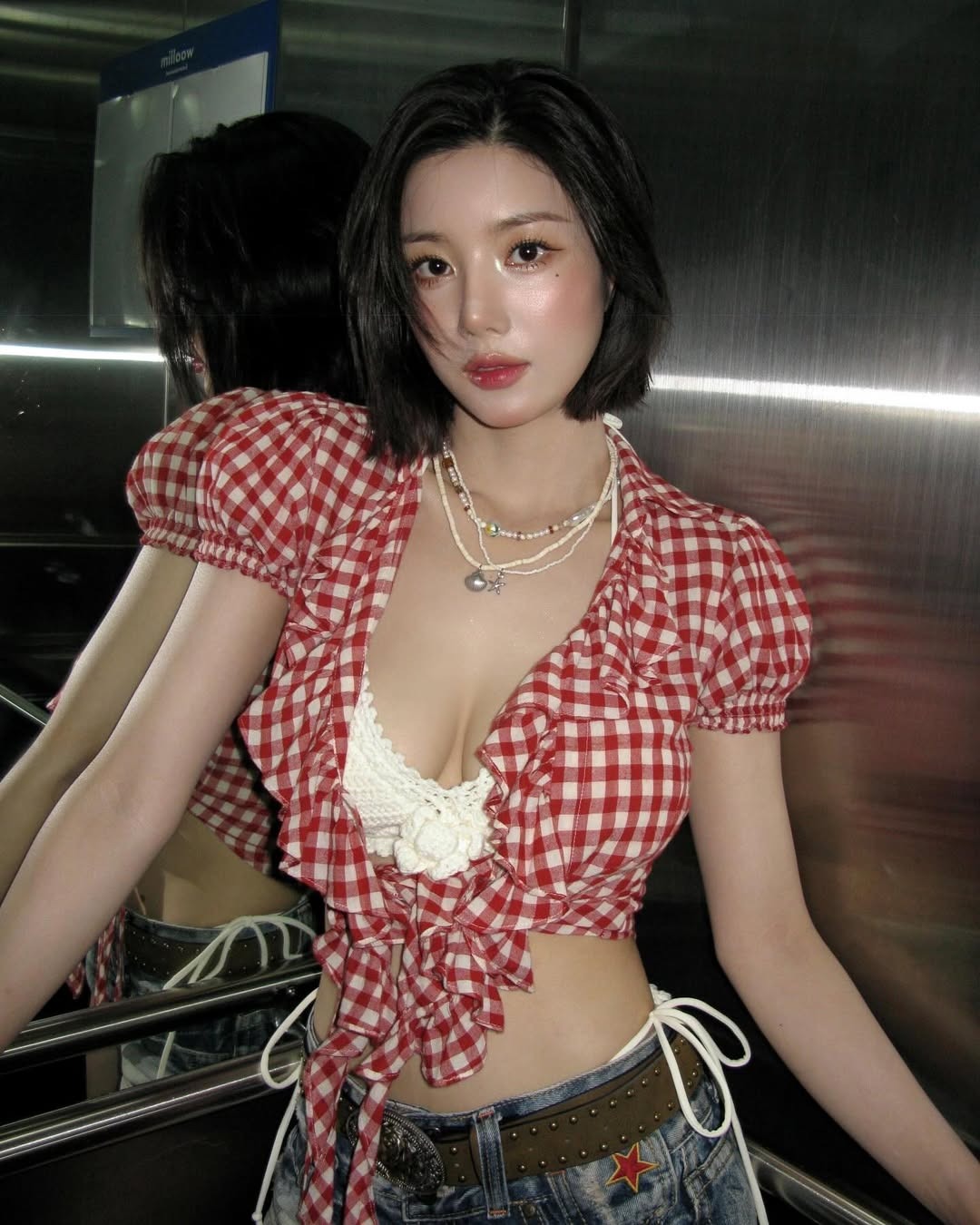 Body khét lẹt của nữ hoàng WATERBOMB Kwon Eunbi: Nhìn vòng 1 mà