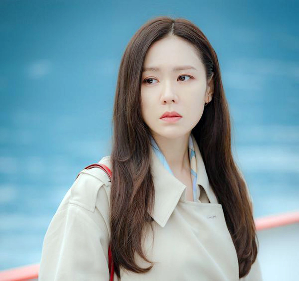 10 tiểu thư tài phiệt đẹp nhất Hàn Quốc: Kim Ji Won 100 kiếp nữa vẫn chưa hết sang, số 1 là huyền thoại “mãi mận mãi keo”- Ảnh 1.