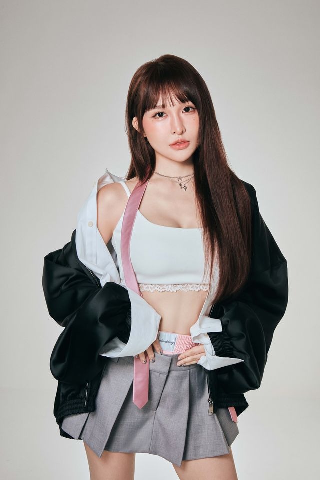 Nữ ca sĩ 94 bỏ nhà đi trốn nợ tiền tỷ- Ảnh 1. Nữ ca sĩ 94 bỏ nhà đi trốn nợ tiền tỷ- Ảnh 1.