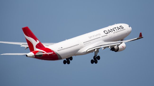 Phi công bất tỉnh khi đang điều khiển Boeing 737 chở 121 người vào nhà ga- Ảnh 1.