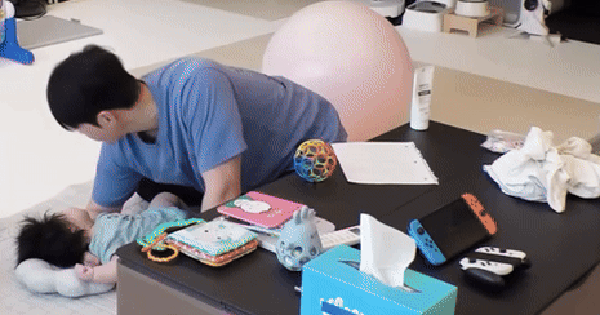 Thiên thần nhí giàu nhất showbiz hiện tại: 10 tháng tuổi đã kiếm được 9 tỷ trong 3 tháng! eb 17636265983431733573089 49 0 293 466 crop 17636266257781803442435gifpng