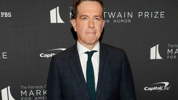 Ed Helms Tiết Lộ Món Quà “Bá Đạo” Mà Zach Galifianakis Gửi Phi Công Trực Thăng Trong The Hangover 2 24 Ed Helms Tiết Lộ Món Quà “Bá Đạo” Mà Zach Galifianakis Gửi Phi Công Trực Thăng Trong The Hangover 2 ed helms jswmjpg