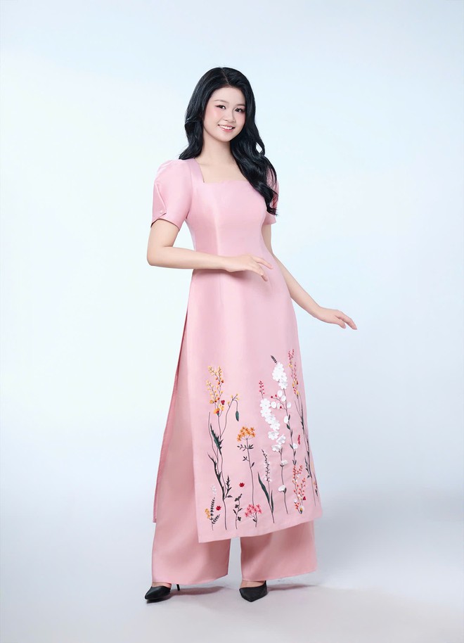 Thí sinh Hoa hậu Việt Nam được giám khảo khen xinh như búp bê- Ảnh 9.