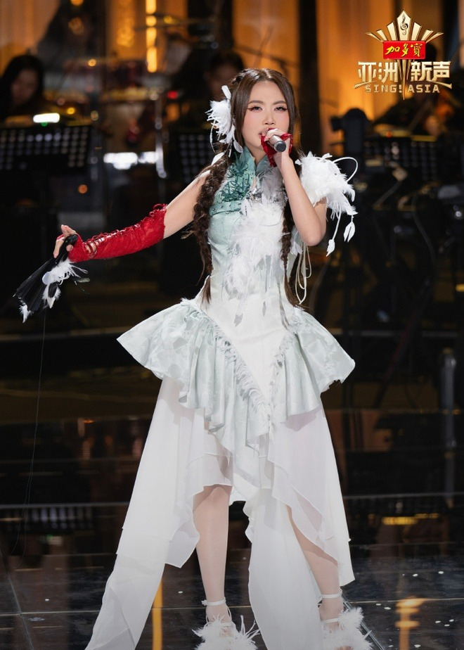 Giám khảo show Trung Quốc chấm điểm thấp khó hiểu cho Phương Mỹ Chi, tranh luận trái chiều khắp MXH- Ảnh 2.