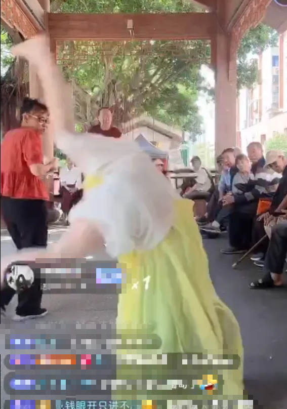 Nữ streamer vô tư thể hiện tài