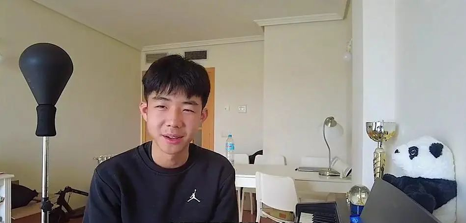 Người cha bỏ việc, bán 5 căn nhà, chi 36 tỷ đồng cho 2 con du học: “Tôi chắc chắn không hối hận”- Ảnh 2.