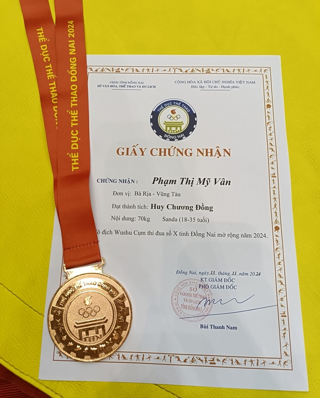 Ngắm loạt ảnh đời thường của nữ coser nóng bỏng, khui danh tính khiến fan nam phải