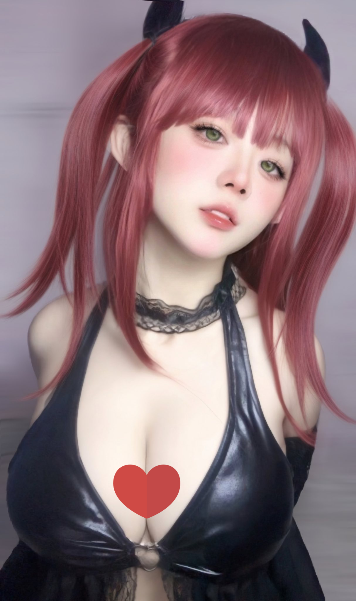 Bị phàn nàn ảnh toàn can thiệp photoshop, nữ cosplayer gợi cảm đối chất- Ảnh 2.