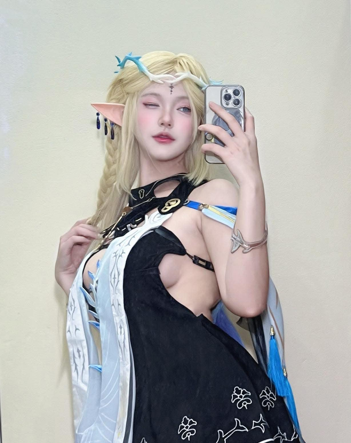 Trình làng diện mạo mới, cô gái nóng bỏng top 1 giới coser nhận nhiều lời