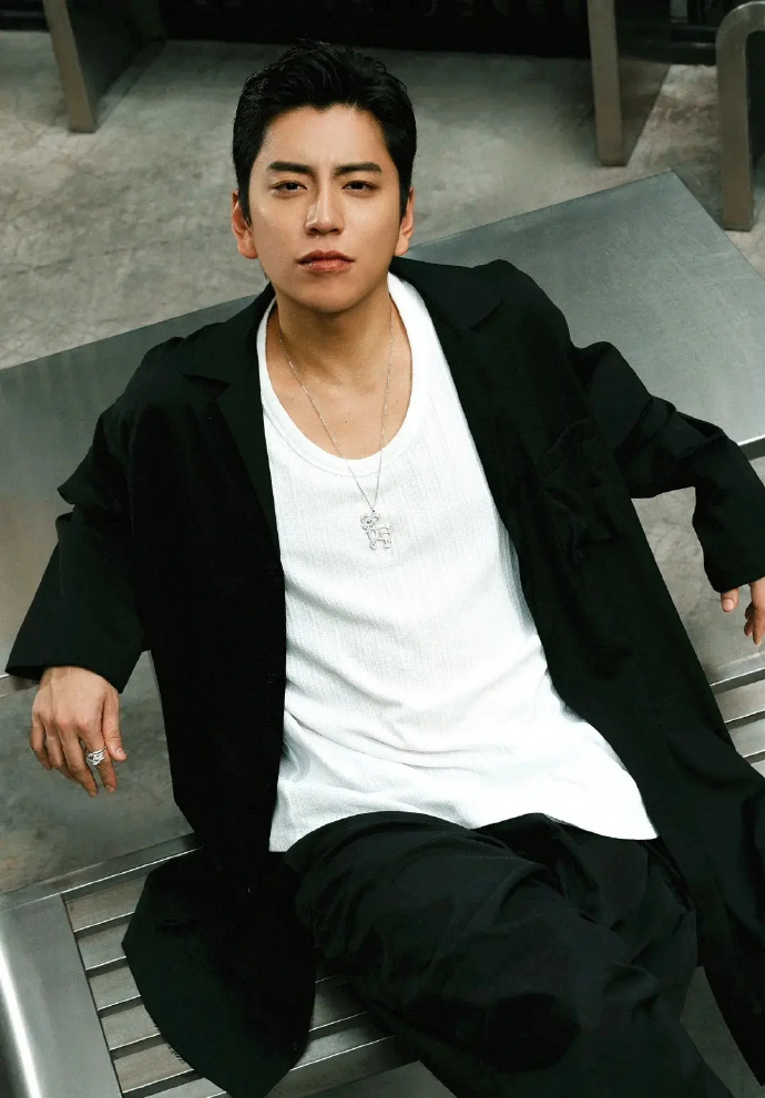 Nóng nhất xứ tỷ dân: Mỹ nam Thơ Ngây bị bắt khẩn cấp vì cáo buộc giết người- Ảnh 1. Nóng nhất xứ tỷ dân: Mỹ nam Thơ Ngây bị bắt khẩn cấp vì cáo buộc giết người- Ảnh 1.