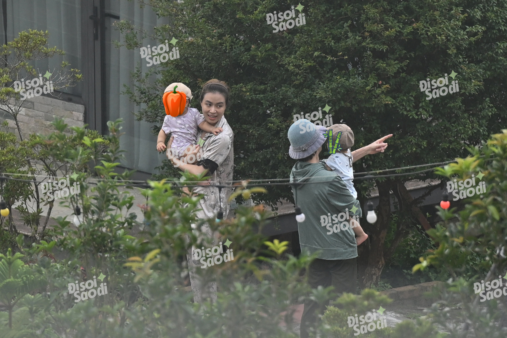 Chi tiết để lộ thái độ của gia đình Hoàng Thuỳ Linh với Đen Vâu- Ảnh 1. Chi tiết để lộ thái độ của gia đình Hoàng Thuỳ Linh với Đen Vâu- Ảnh 1.