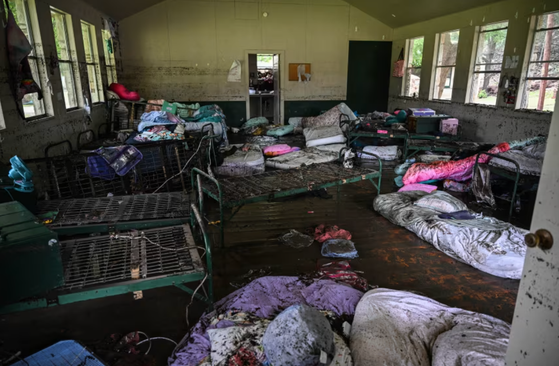 Lũ quét “100 năm có 1” ở Mỹ kinh hoàng đến đâu? Những hình ảnh thương tâm nhất- Ảnh 4.