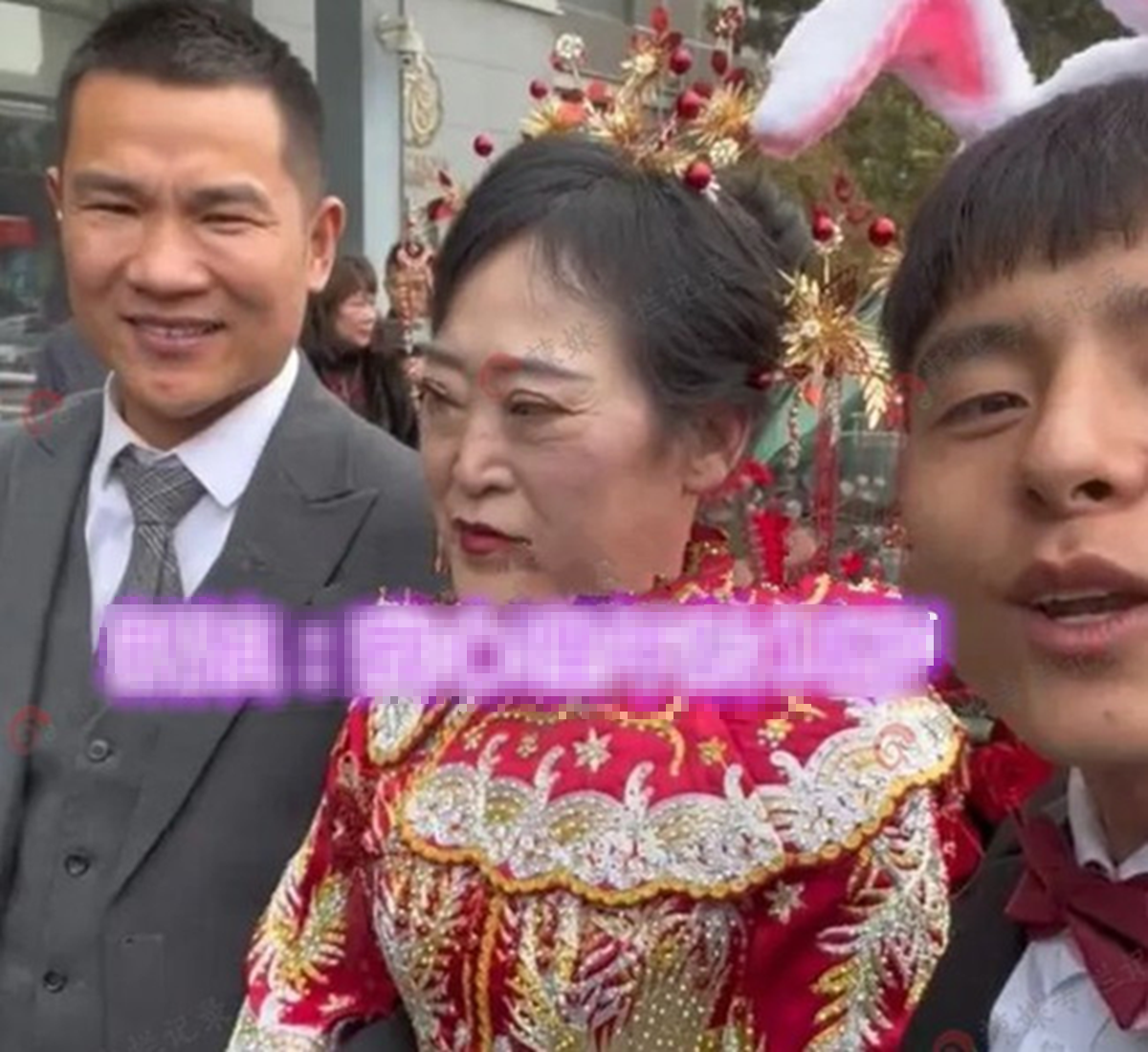 Chàng trai 33 tuổi cưới vợ 68 tuổi, ngày đón dâu bố mẹ chú rể