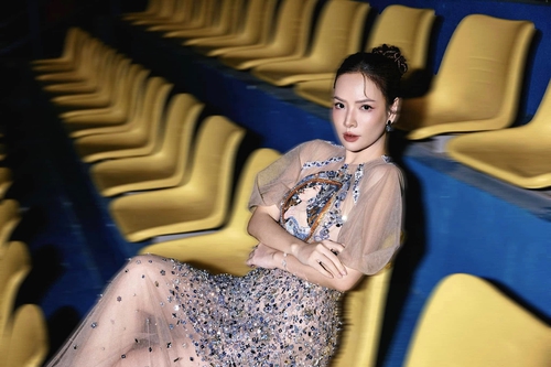 Nữ diễn viên đình đám nói về vụ dằn mặt người yêu cũ: