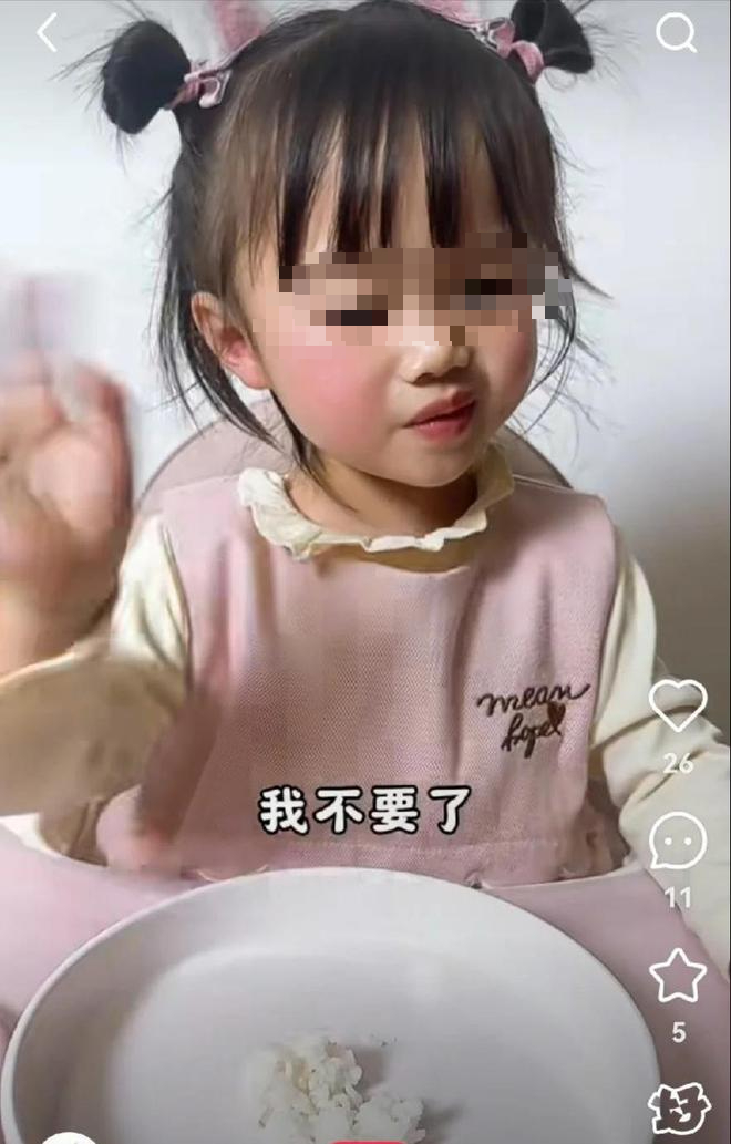 Khi “cỗ máy kiếm tiền” 3 tuổi bật khóc trên mạng xã hội- Ảnh 3.