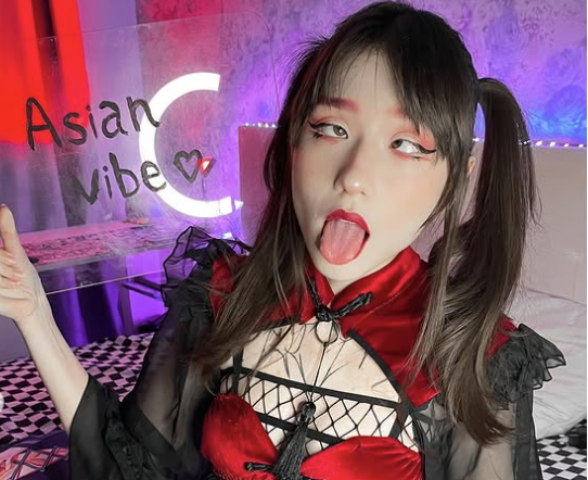 Không nhận ra dung nhan hiện tại của nữ streamer từng có hành động cực sốc trên sóng đến nỗi bị khóa kênh- Ảnh 6.