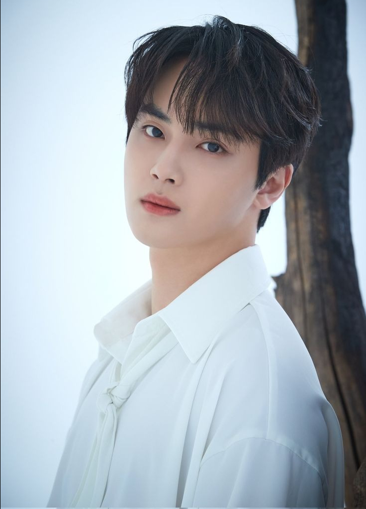 Vụ nữ diễn viên phim 18+ bị điều tra: Thêm nam ca sĩ 9X bị khui