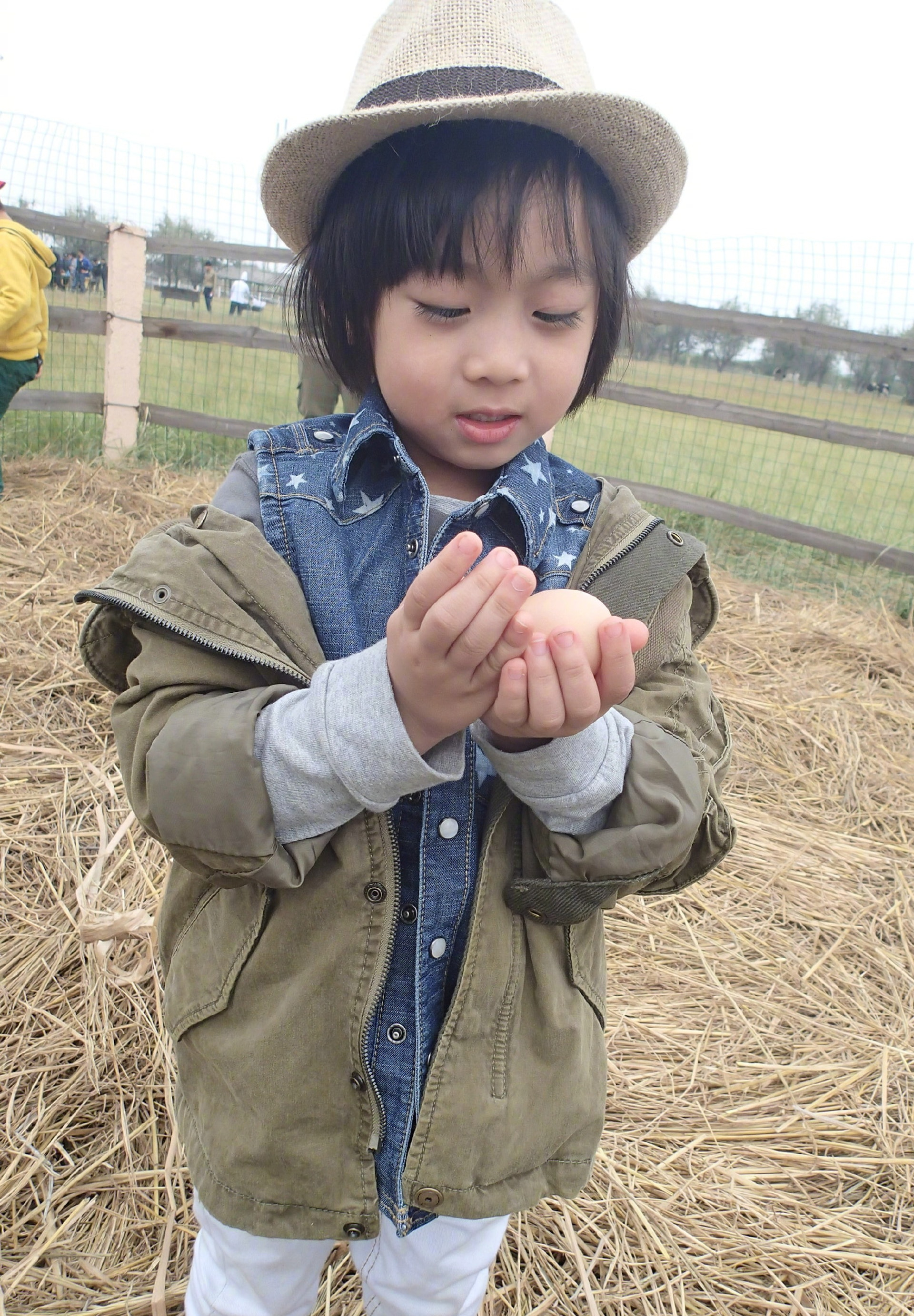 Con trai 16 tuổi, cao 1m8 của