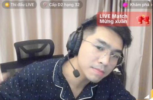 Fan bất ngờ nhắc tên một cô gái đặc biệt, PewPew phản ứng mượt như