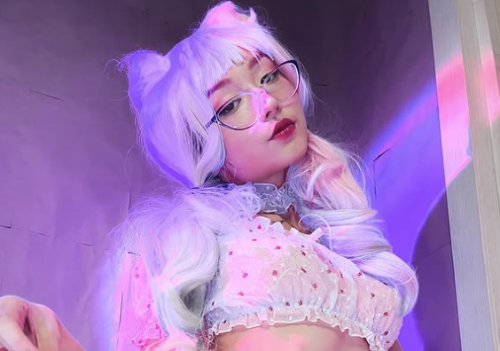 Không nhận ra dung nhan hiện tại của nữ streamer từng có hành động cực sốc trên sóng đến nỗi bị khóa kênh- Ảnh 4.